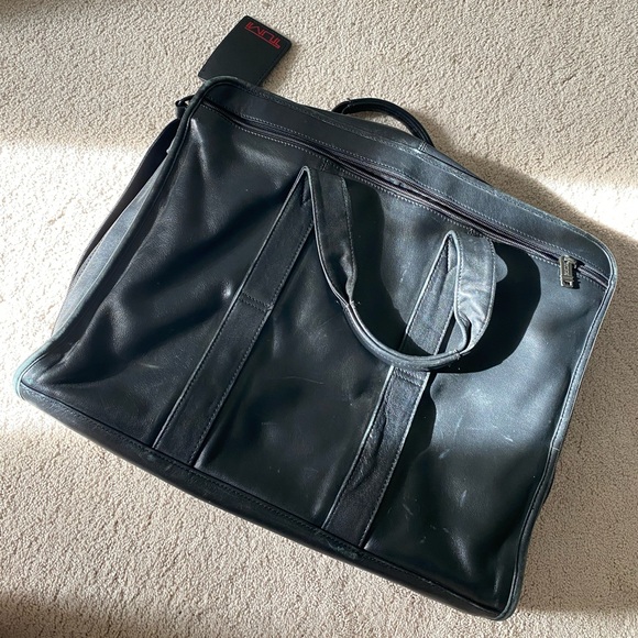 Tumi Classic Black Leather Briefcase/ Carry On Travel Bag - Picture 9 of 12